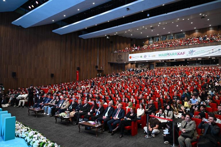 İlber Ortaylı’dan öğrencilere: Hiçbir zaman kaçak yolla bir yere girmeyi, partilere ve tarikatlara güvenerek bir yerlere sızmayı denemeyin