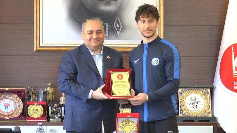 Türkiye şampiyonu ASKİ ve Keçiören Belediyesi Spor Kulübü sporcuları, ödül töreninde bir araya geldi