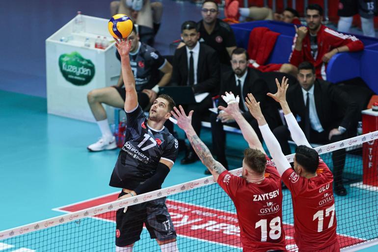 Efeler Liginde şampiyon Ziraat Bankkart