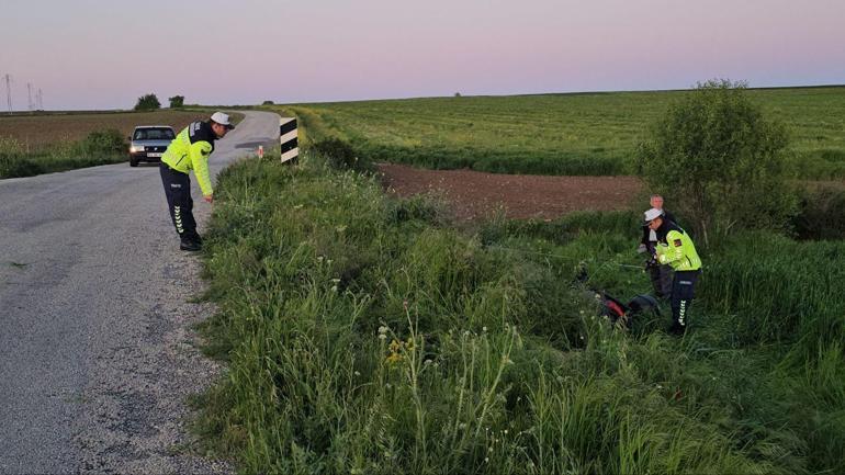 Edirnede devrilen motosiklet metrelerce sürüklendi: 1 ölü, 1 yaralı