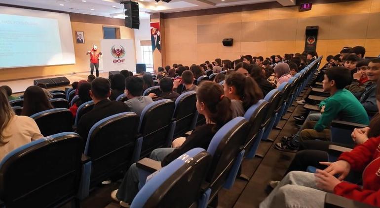 Bitliste öğrenciler, Aybüke Öğretmen Oldum Ben filmini izledi