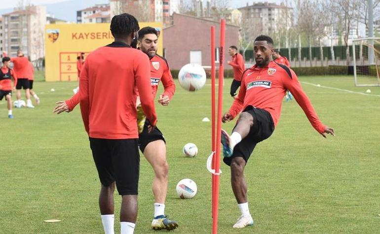 Sergej Jakirovic: Futbolcularımızın mücadelesi bizi buraya getirdi