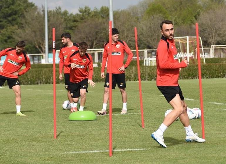 Sergej Jakirovic: Futbolcularımızın mücadelesi bizi buraya getirdi