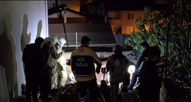 Sultanbeylide boru tamir eden kişi göçük altında kalarak yaralandı