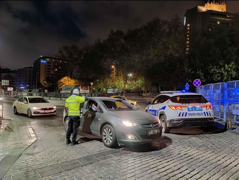 1 Mayıs tedbirleri kapsamında, bazı yollar araç ve yaya trafiğine kapatıldı