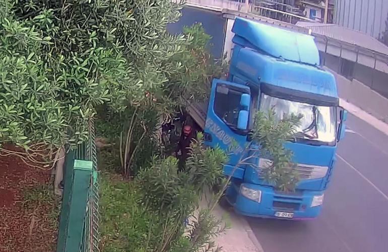 Camını kırdığı TIR’lardan cüzdan ve cep telefonu çaldı