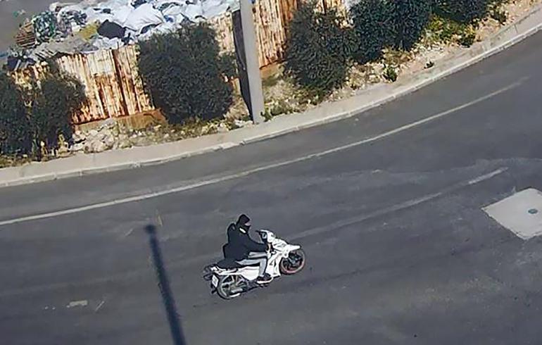 Camını kırdığı TIR’lardan cüzdan ve cep telefonu çaldı