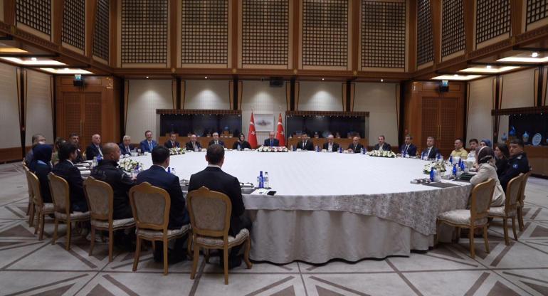 Cumhurbaşkanı Erdoğan: Tüm çalışanlarımızla Türkiyeyi çok daha güçlü yarınlara taşıyacağız