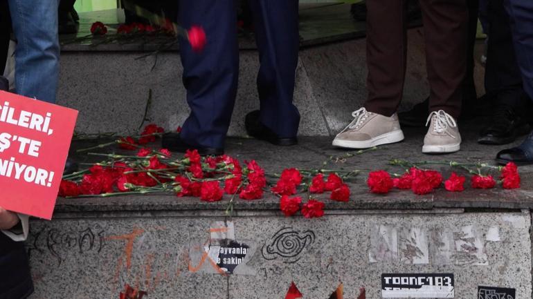 HAK-İŞ Taksimdeki Cumhuriyet Anıtına çelenk bıraktı