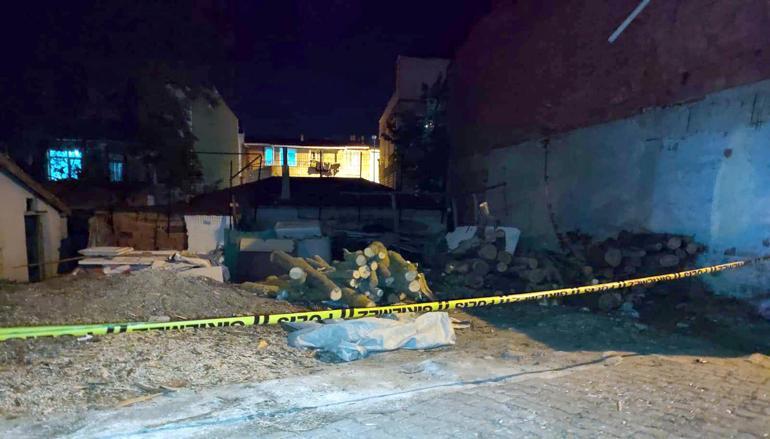 Yardıma çağırdığı komşusu Rabiayı boğazından bıçaklayıp, ziynet eşyalarını aldı