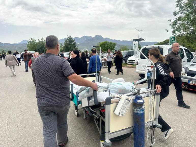 Hastanede kuru hava motoru arızalandı; yoğun duman nedeniyle hastalar tahliye edildi