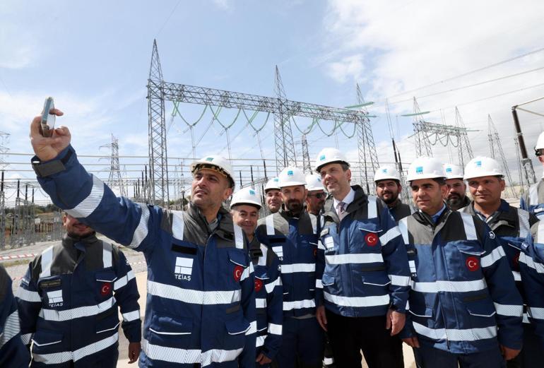 Bakan Bayraktar: Türkiyenin elektrik dağıtım hatlarında hiçbir sorun yok