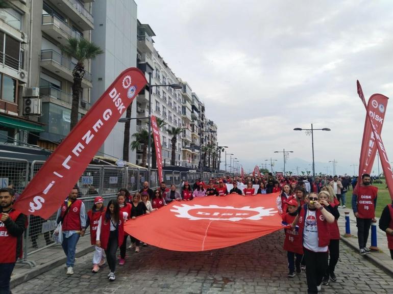 İzmirde 1 Mayıs kutlandı