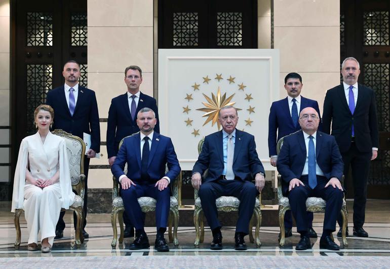 Cumhurbaşkanı Erdoğana büyükelçilerden güven mektubu