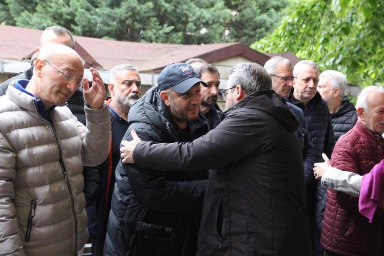 Sanatçı Serkan Keskinin annesi İzmitte toprağa verildi