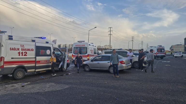 Diyarbakır’da, oto sanayi sitesindeki bir iş yerinde patlama sonrası yangın; olay anı kamerada