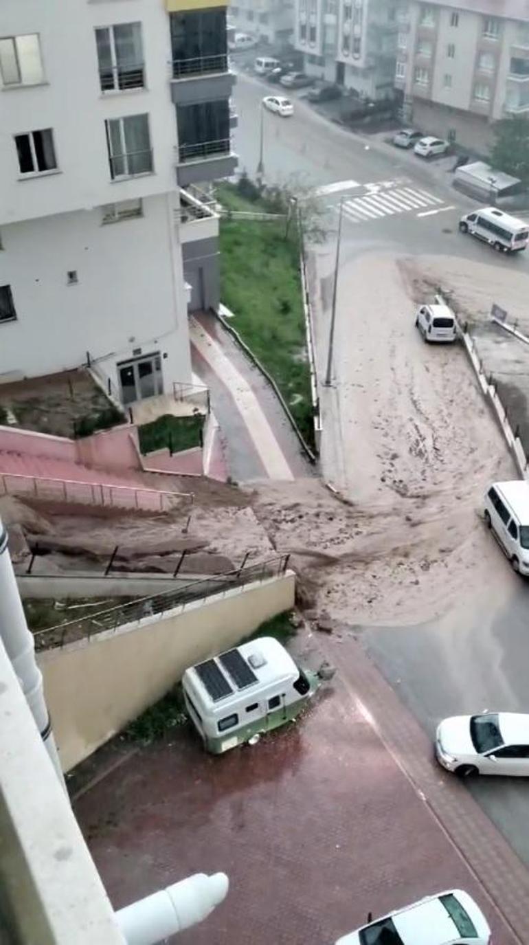 Ankarada sağanak ve dolu etkili oldu