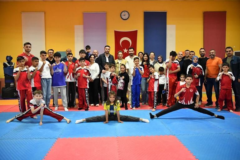 Milli boksör Hatice Akbaş, genç sporcular ile buluştu