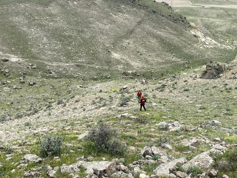 Kayıp üniversiteli Burakın, boş arazide tabancayla vurulmuş cesedi bulundu