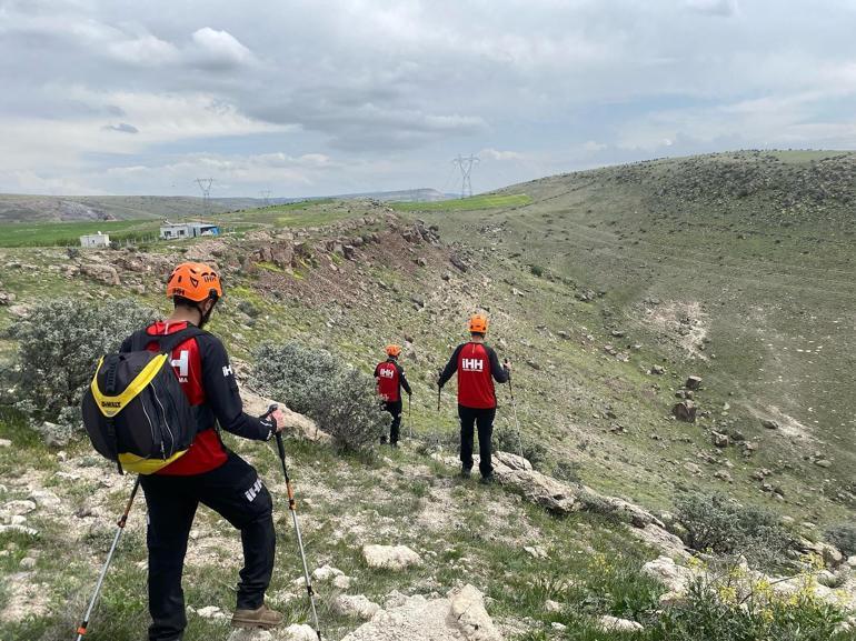 Kayıp üniversiteli Burakın, boş arazide tabancayla vurulmuş cesedi bulundu