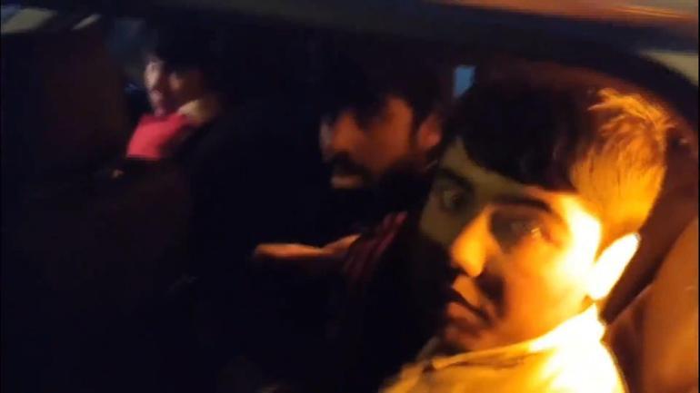 Otomobilden 6 kaçak göçmen çıktı; 2 tutuklama