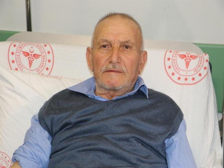 Türkiyedeki ilk, dünyadaki 18nci vaka; 4 yaprakçıklı aort kapağı olan hastaya TAVI ile operasyon