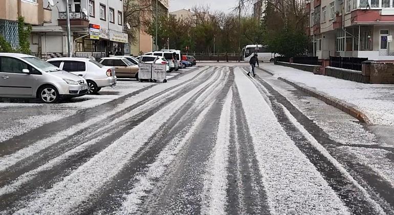 Kayseride dolu ve sağanak etkili oldu
