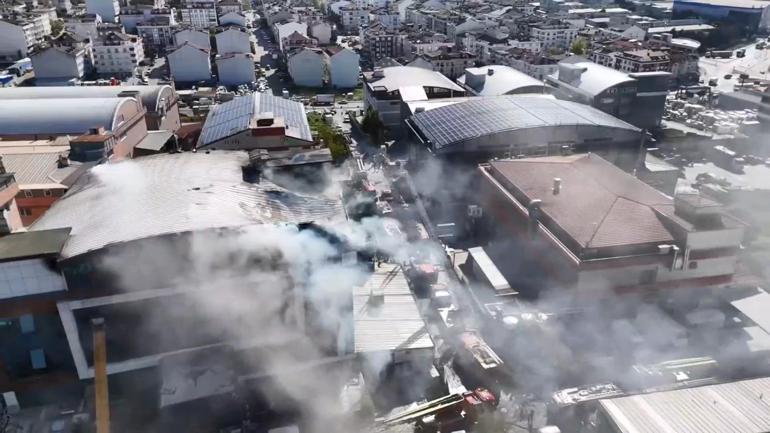 Esenyurtta 3 katlı tekstil fabrikasında çıkan yangın söndürüldü