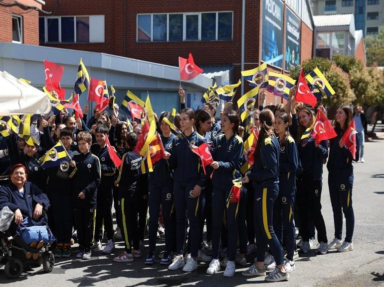 Fenerbahçe, 118inci yılını ve Atatürkün kulübü ziyaretini törenle kutladı