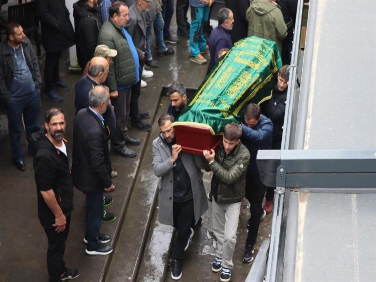 Fransada yangında ölen 3 kardeş, son yolculuklarına uğurlandı