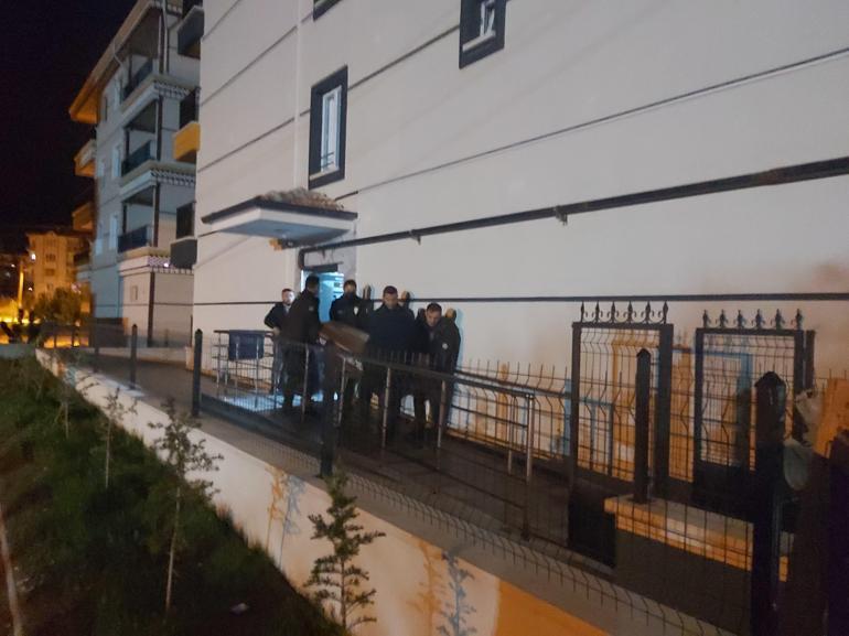 Komşusu Haticeyi tabancayla öldürüp, aynı silahla intihar etti