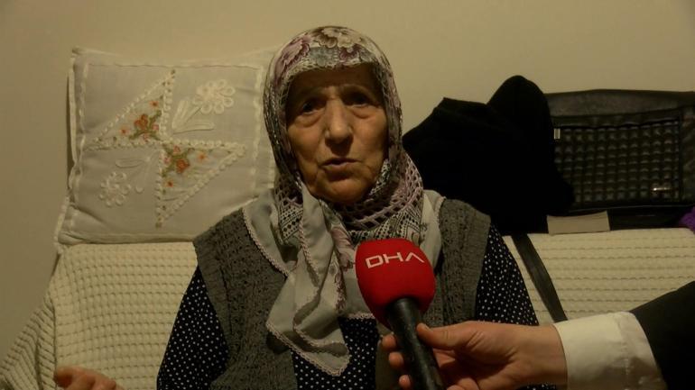 Küçükçekmecede işçinin yaslandığı aydınlatma direği devrilerek eve girdi