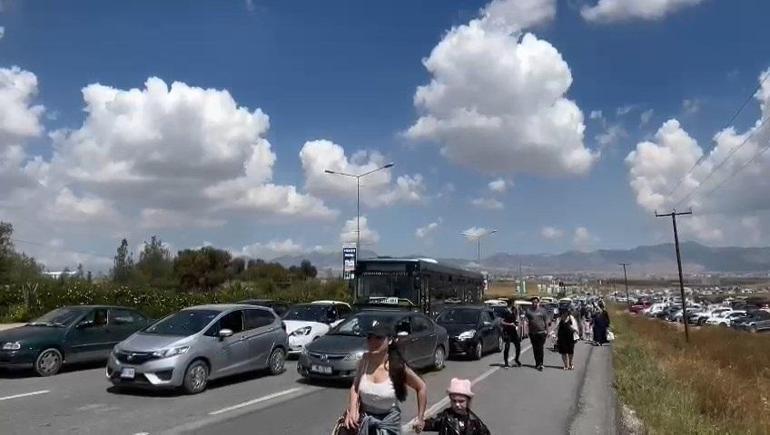 TEKNOFEST’in son gününde yoğunluk devam ediyor; Metrelerce araç kuyruğu oluştu