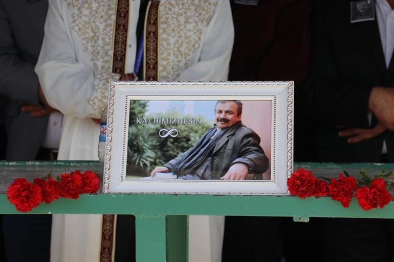 Sırrı Süreyya Önder için Diyarbakır’da gıyabi cenaze namazı kılındı