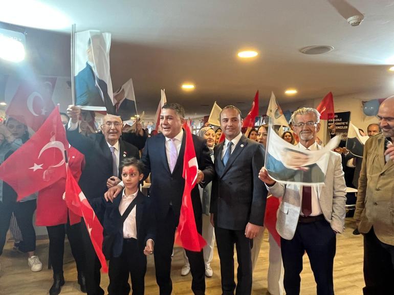 Yerli ve Milli Parti Genel Başkanı Mutlu: Özgür Özele yapılan şiddetli olayı lanetliyorum