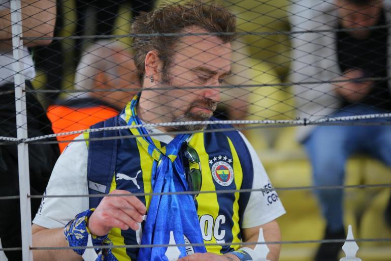 Fenerbahçe derbiyi kaybetti, taraftar Samandıra’da yönetimi istifaya çağırdı