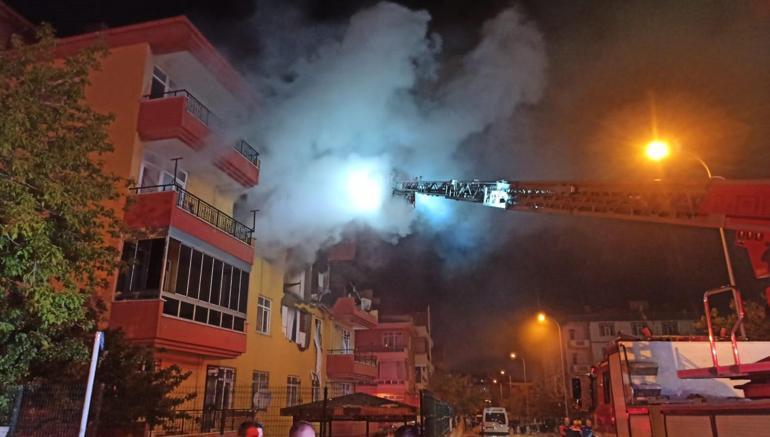 Konya’da bir binanın 3’üncü katında patlama ve ardından yangın: 12 yaralı