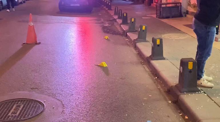 Gaziosmanpaşada sokakta husumetlileri ile karşılaştı; sığındığı kafede vuruldu