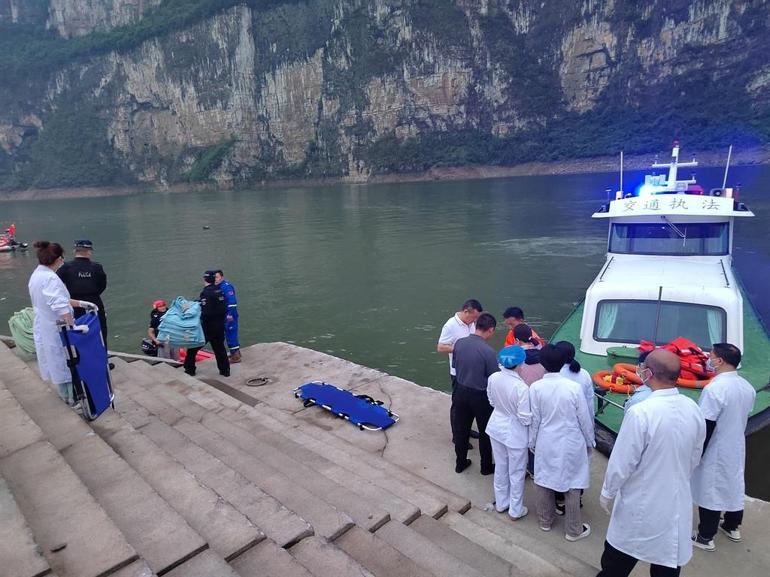 Çinde turist tekneleri alabora oldu: 9 ölü, 70 yaralı