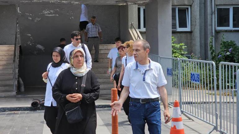 Apartman yöneticisini yaralayıp eşini öldüren sanığa hapis, babasına ise beraat kararı bozuldu