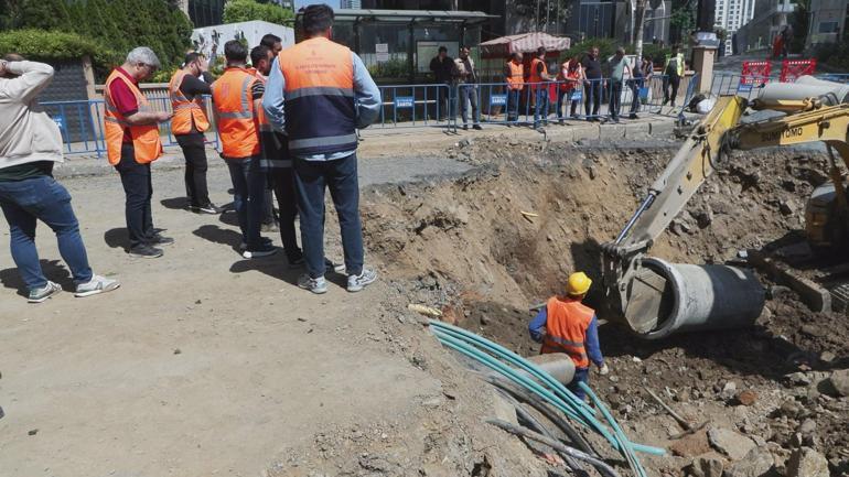 Sarıyerde çöken yolda alt yapı çalışmaları sürüyor