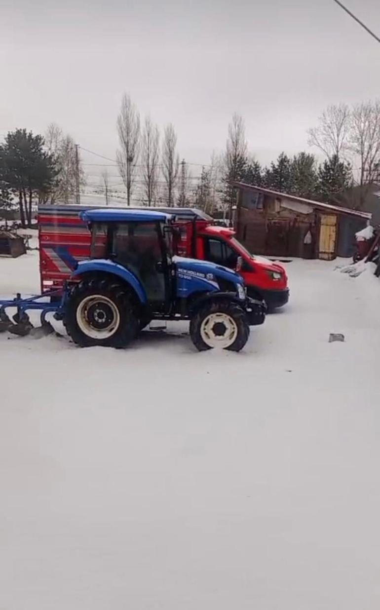 Ardahan’ın yüksek kesimleri, dolu yağışıyla beyaza büründü