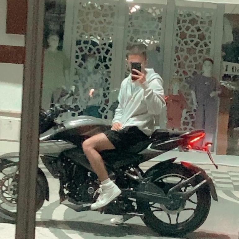 Motosiklet kazasında ölen Emirhan gözyaşlarıyla toprağa verildi