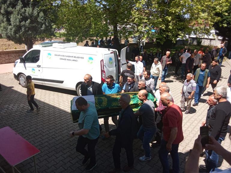 Motosiklet kazasında ölen Emirhan gözyaşlarıyla toprağa verildi