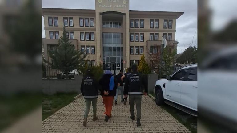 Bitliste yolcu otobüsünde 3 kilo 700 gram metamfetamin ele geçirildi