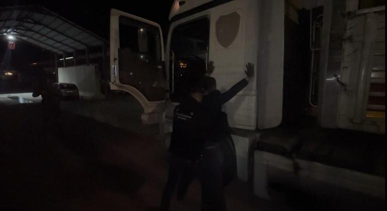 TIRın dorsesinde 42 kaçak göçmen yakalandı