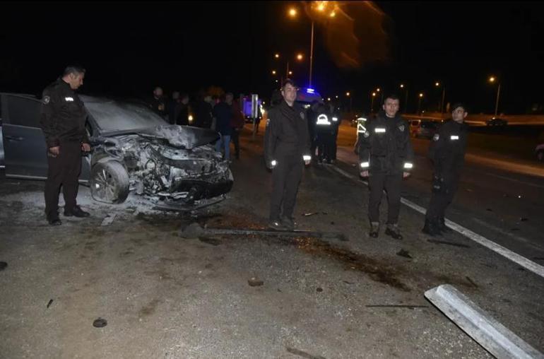 Gümüşhanede otomobiller çarpıştı; 2si yaya, 11 yaralı