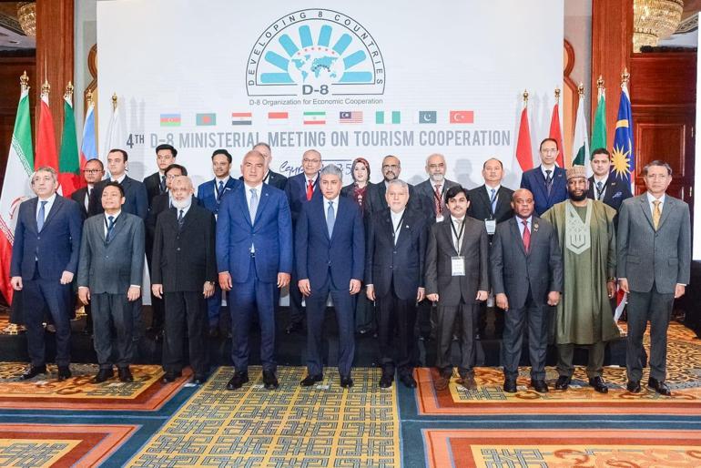D-8 ülkeleri turizm bakanları Kahire’de bir araya geldi