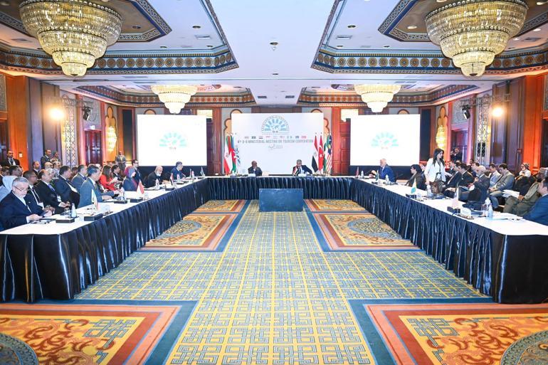 D-8 ülkeleri turizm bakanları Kahire’de bir araya geldi