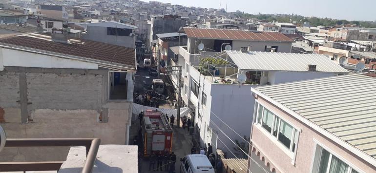 2 pilotun öldüğü sokak arasına düşen uçakta metal perde detayı